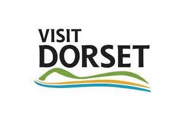 local_attraction_logo